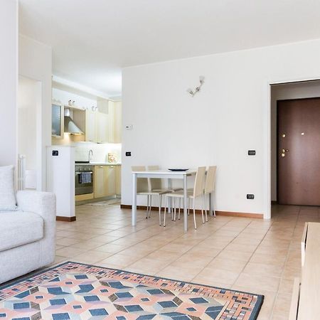 Vanilla - Cozy Apartment With Private Terrace Арона Екстериор снимка