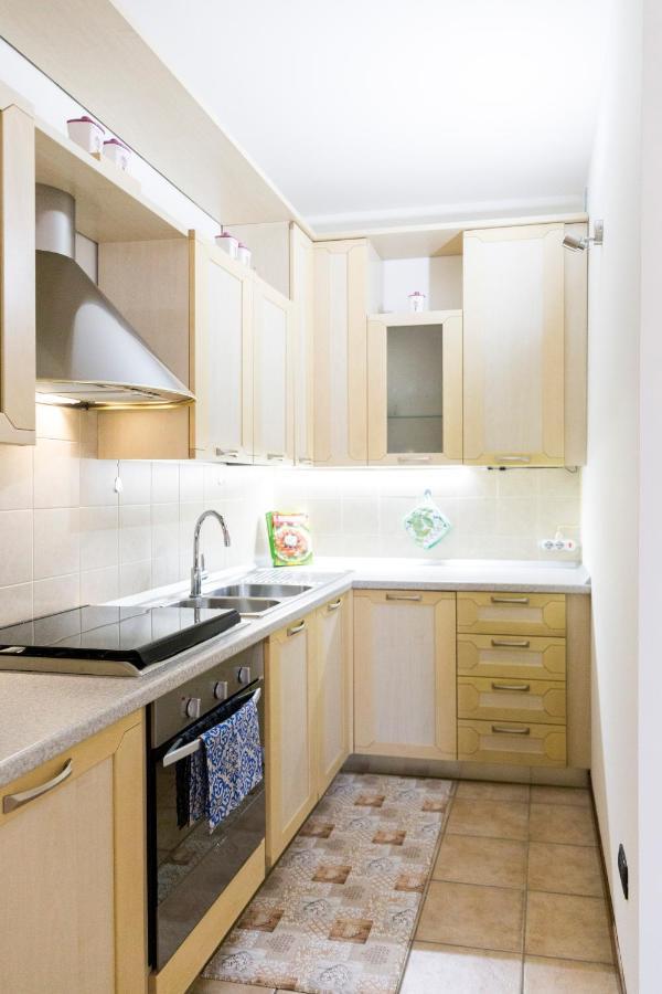 Vanilla - Cozy Apartment With Private Terrace Арона Екстериор снимка